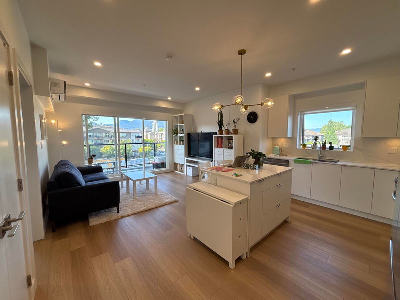 401 - 2331 Kelly Avenue, Port Coquitlam, V3C 1Y3 | Image 2