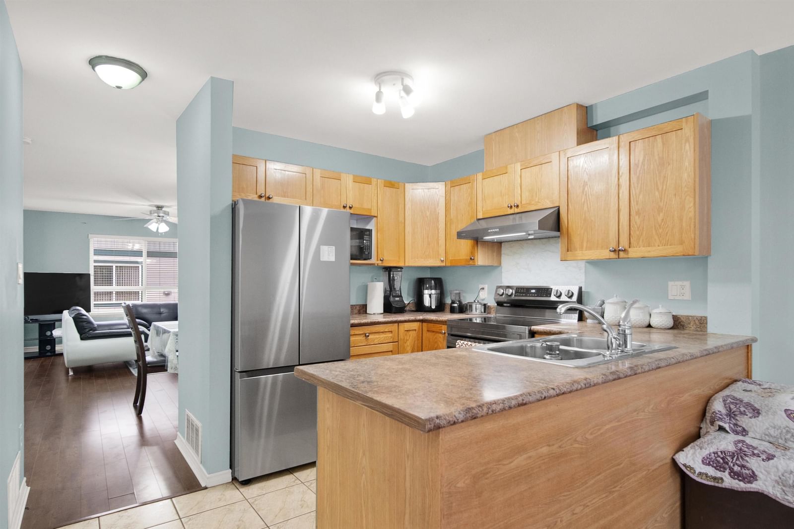 Listing Image 10