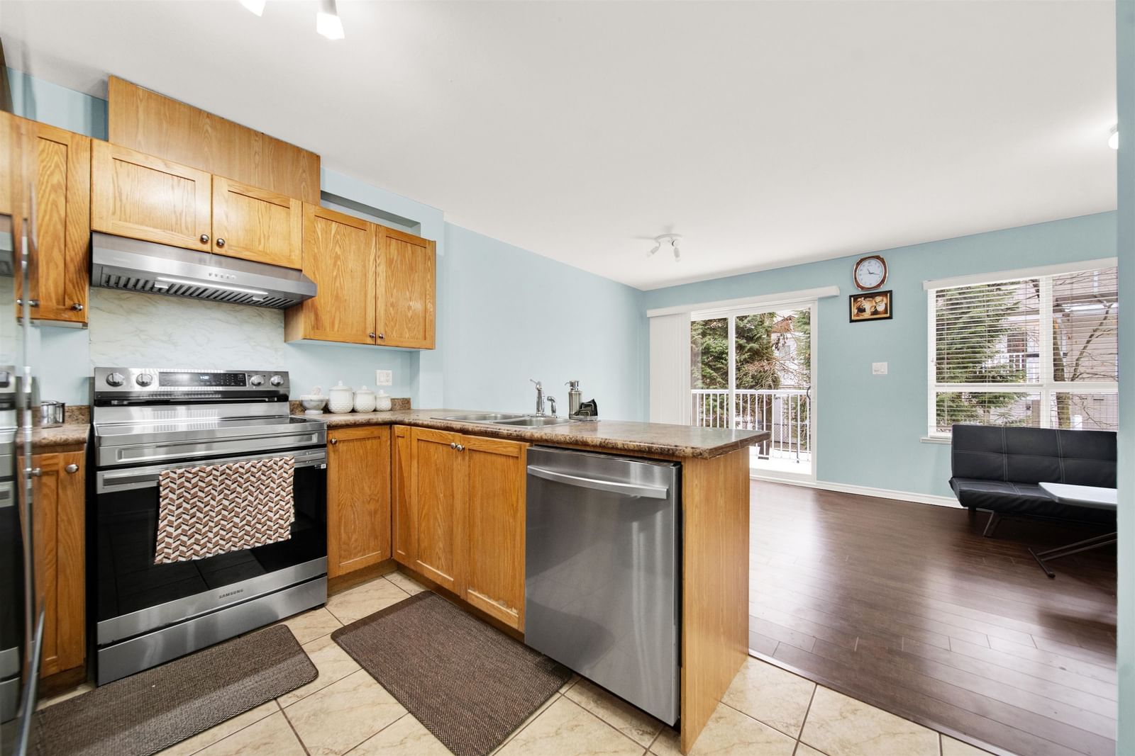 Listing Image 11