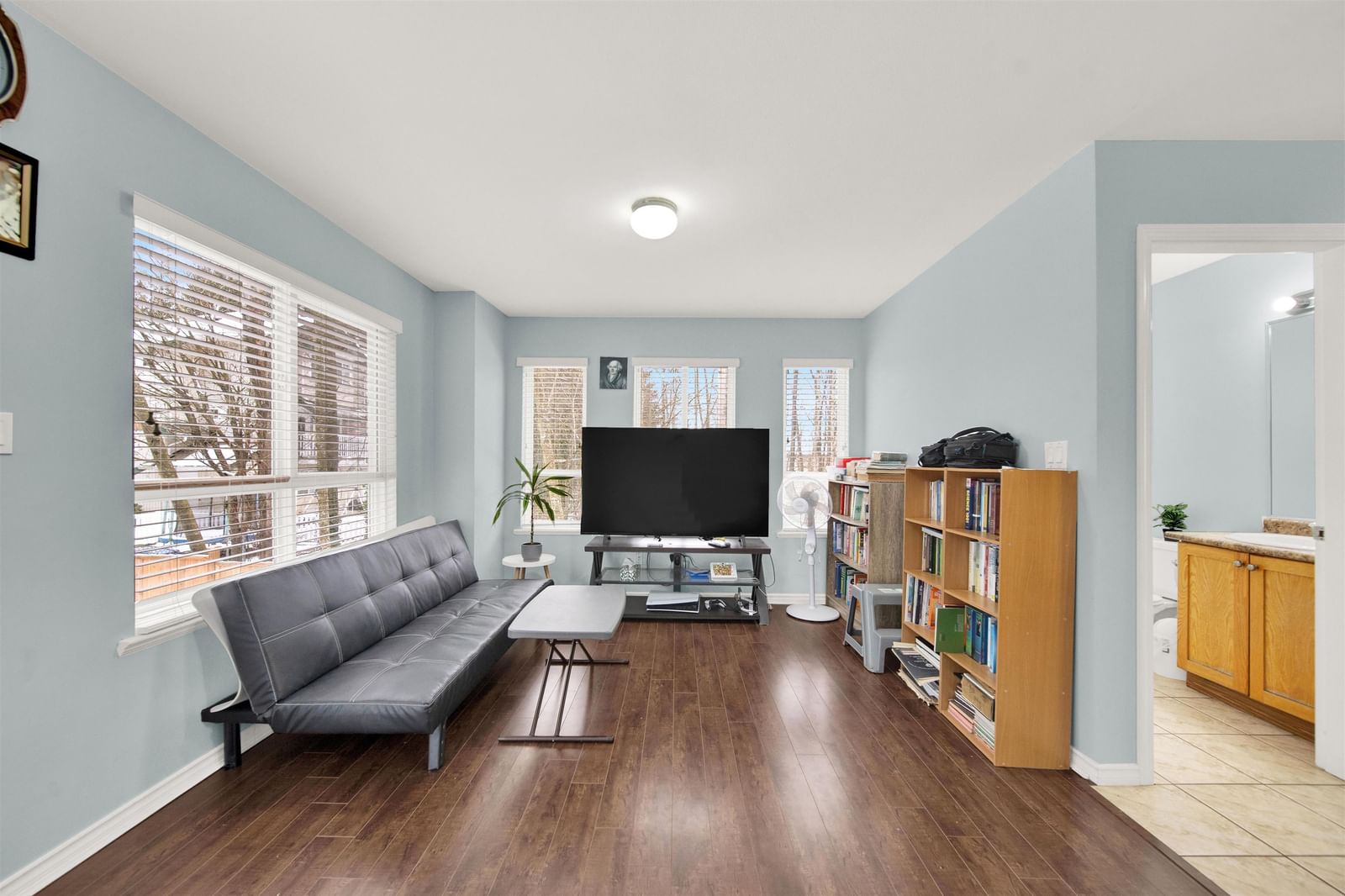 Listing Image 14