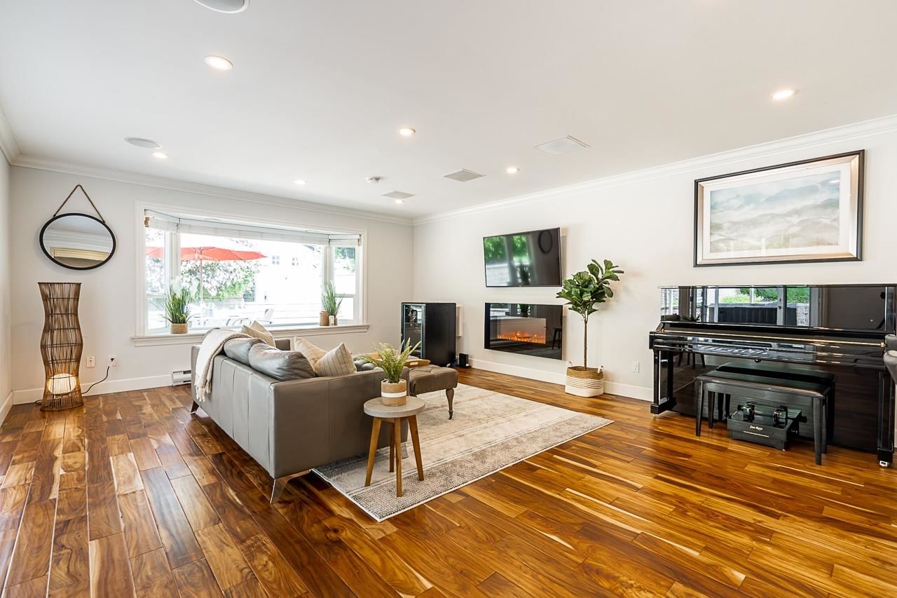 Listing Image 10