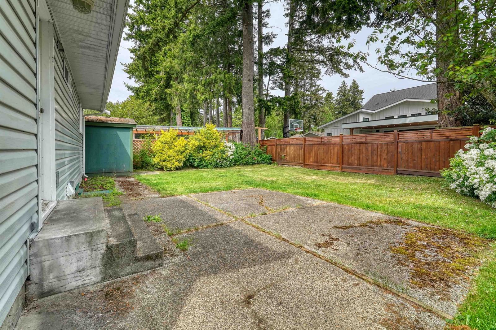 Listing Image 8