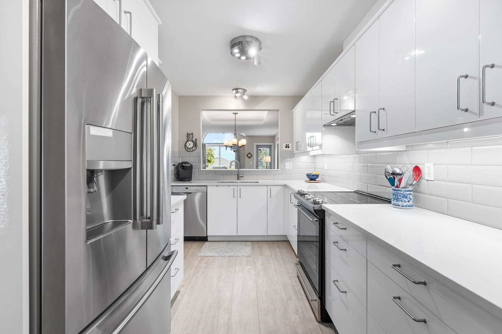 Listing Image 10