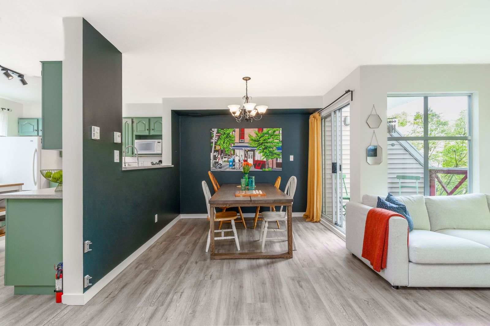 Listing Image 6