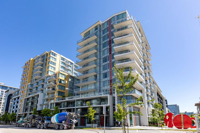 914 - 8628 Hazelbridge Way