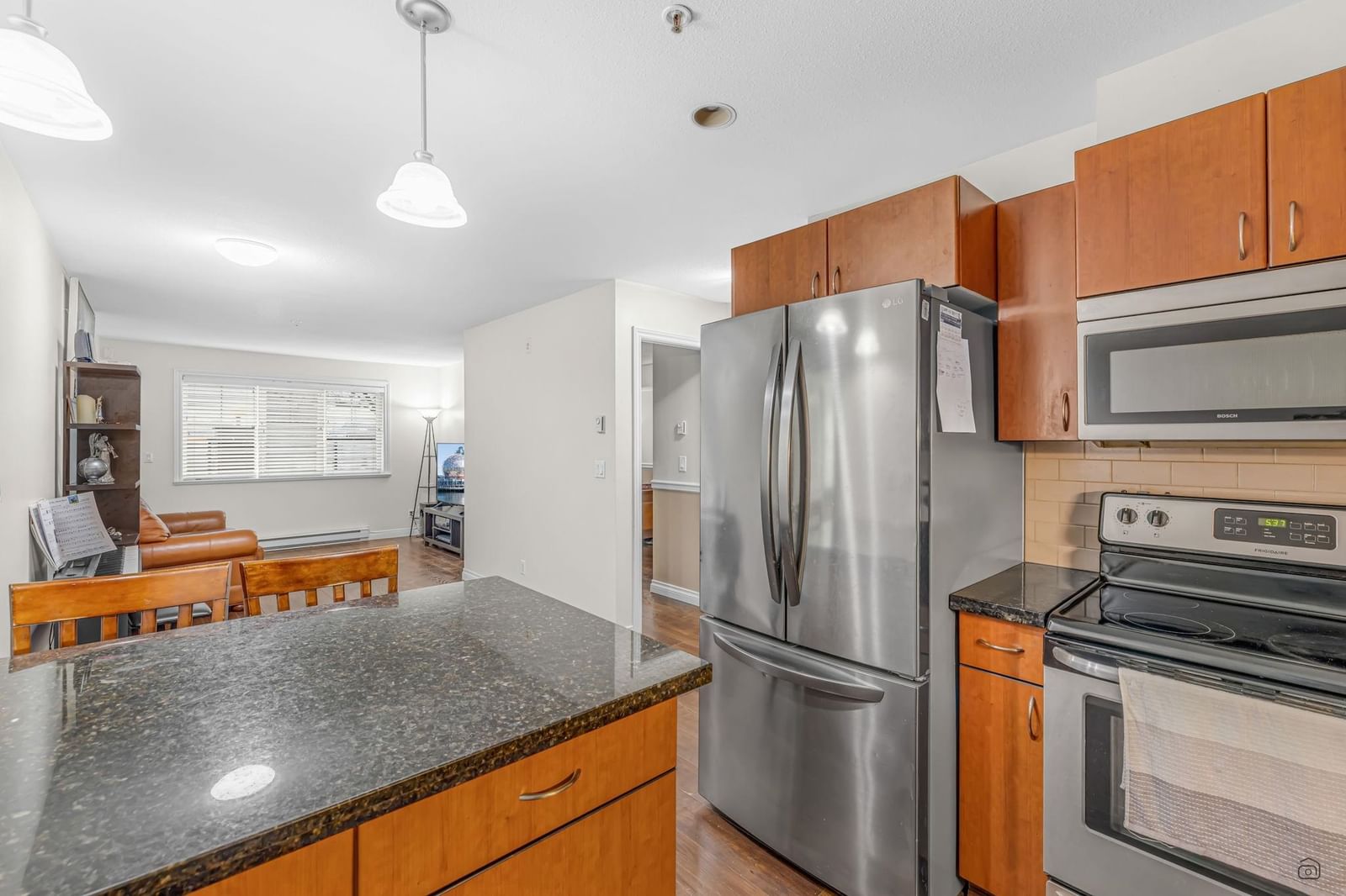 Listing Image 14