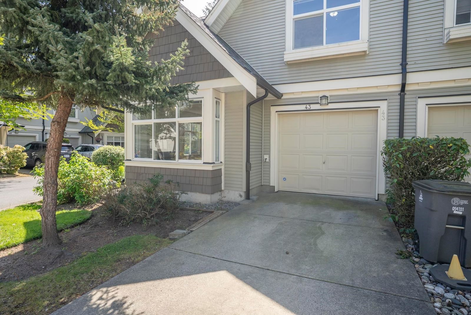 Listing Image 6