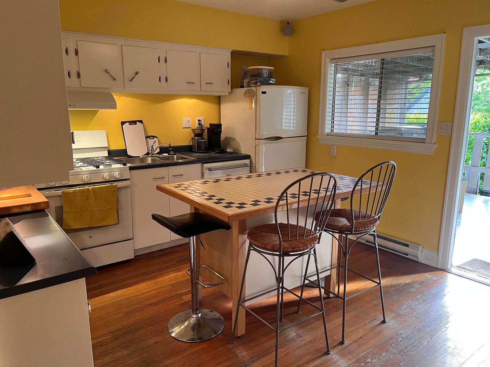 Listing Image 10
