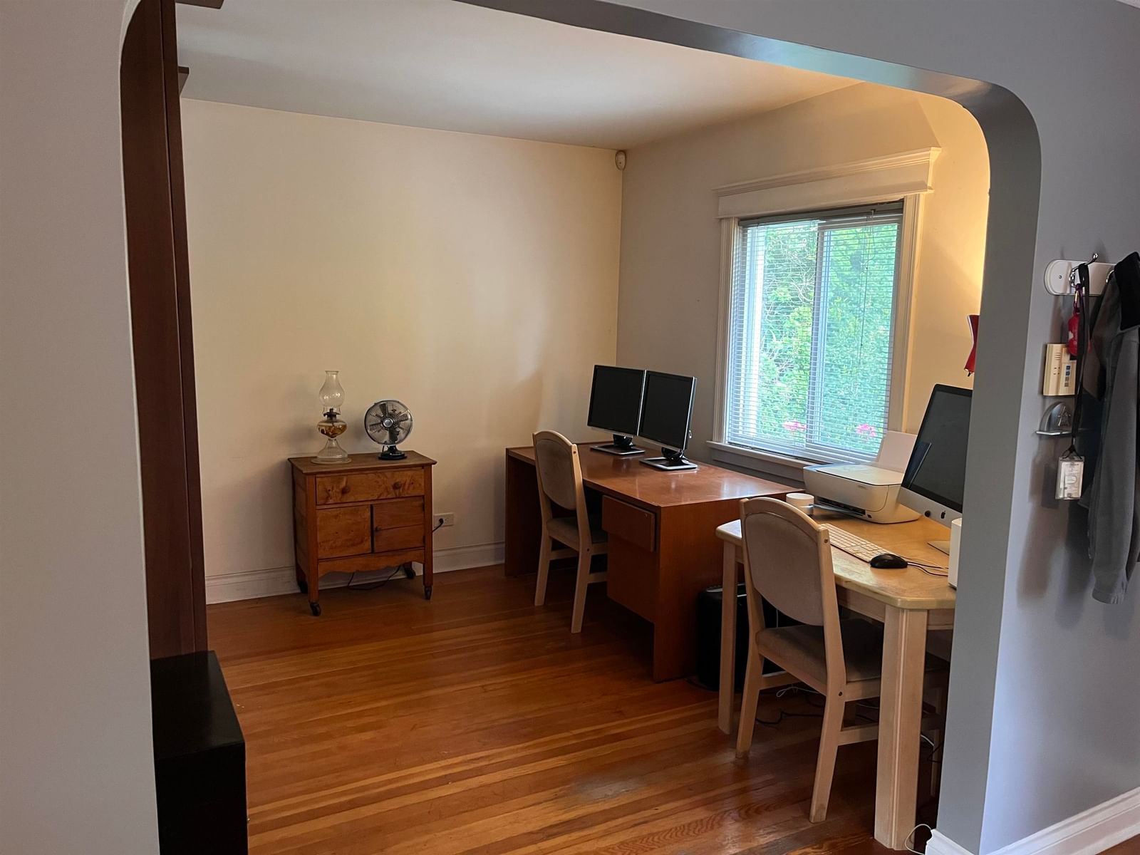 Listing Image 12