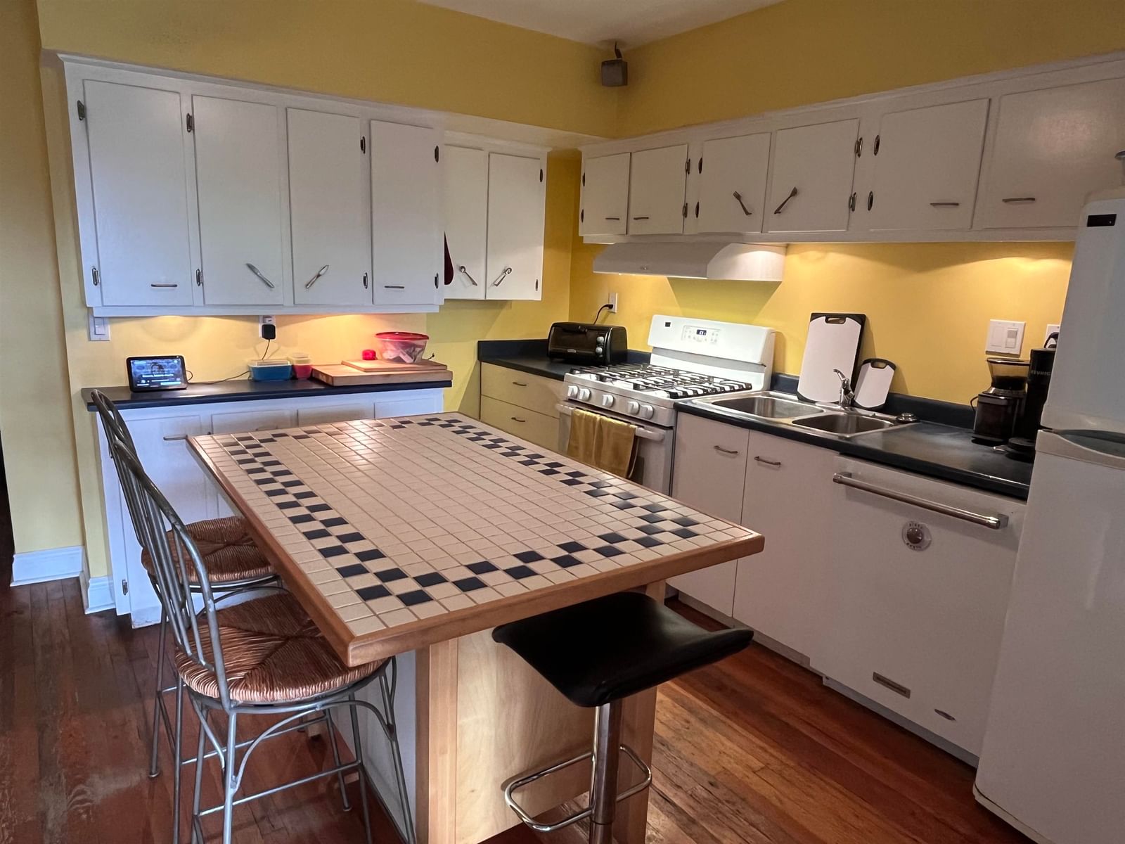 Listing Image 14