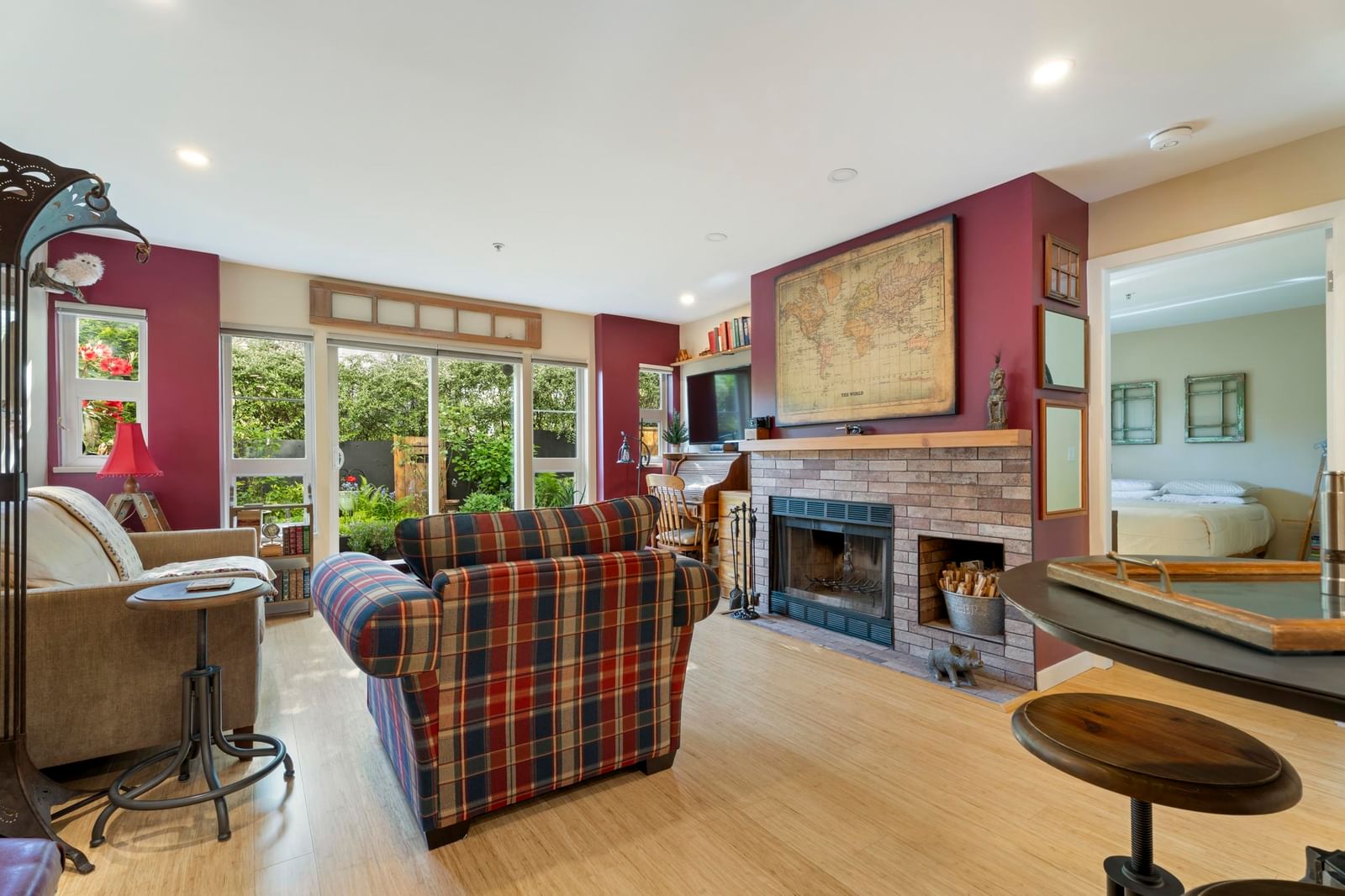 Listing Image 10