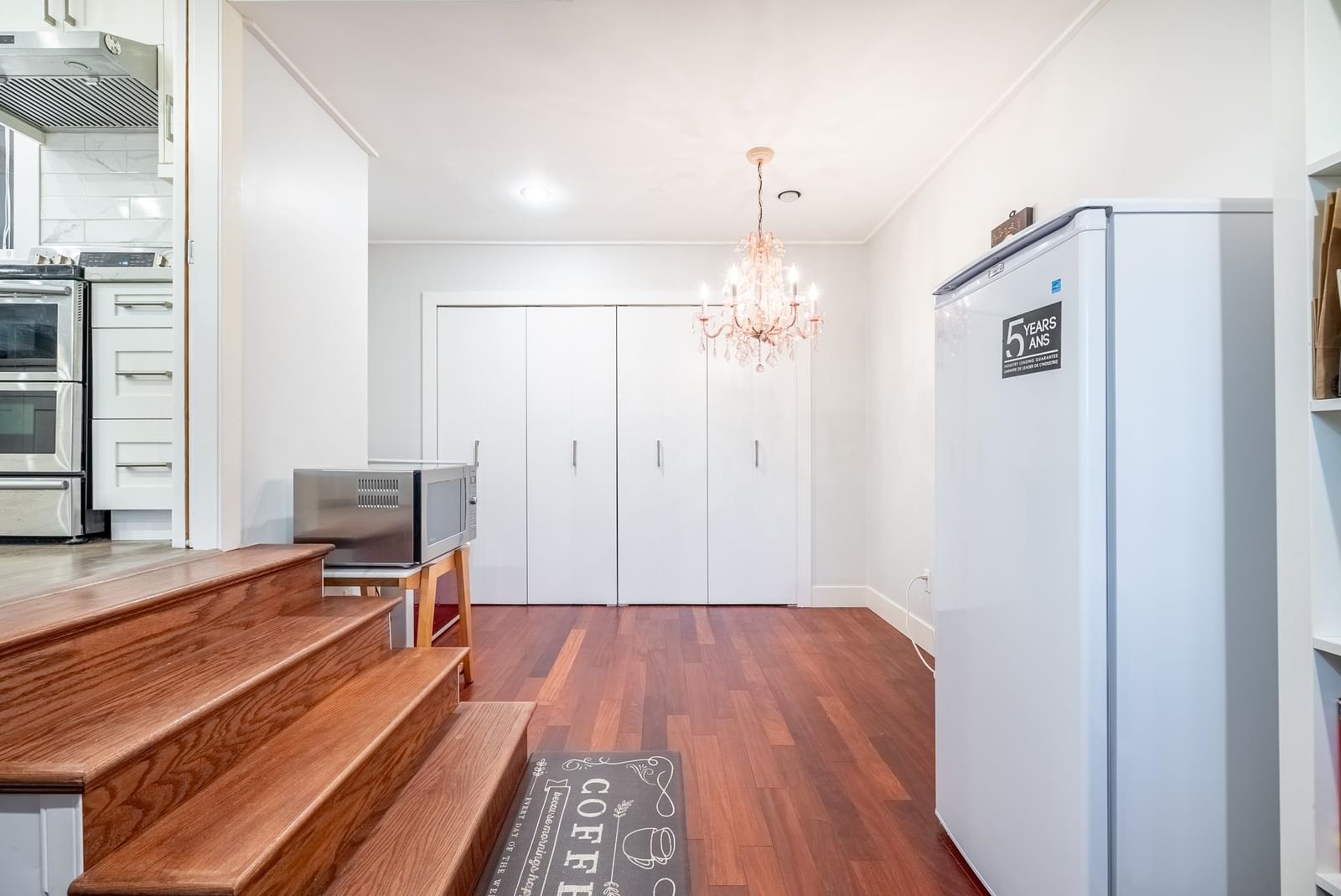 Listing Image 14