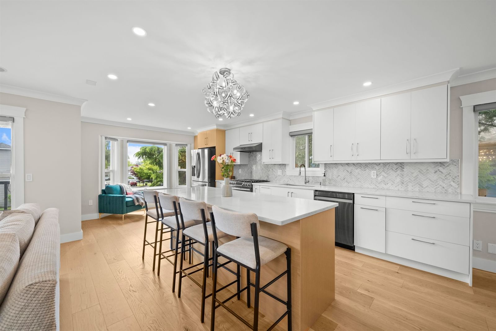 Listing Image 9