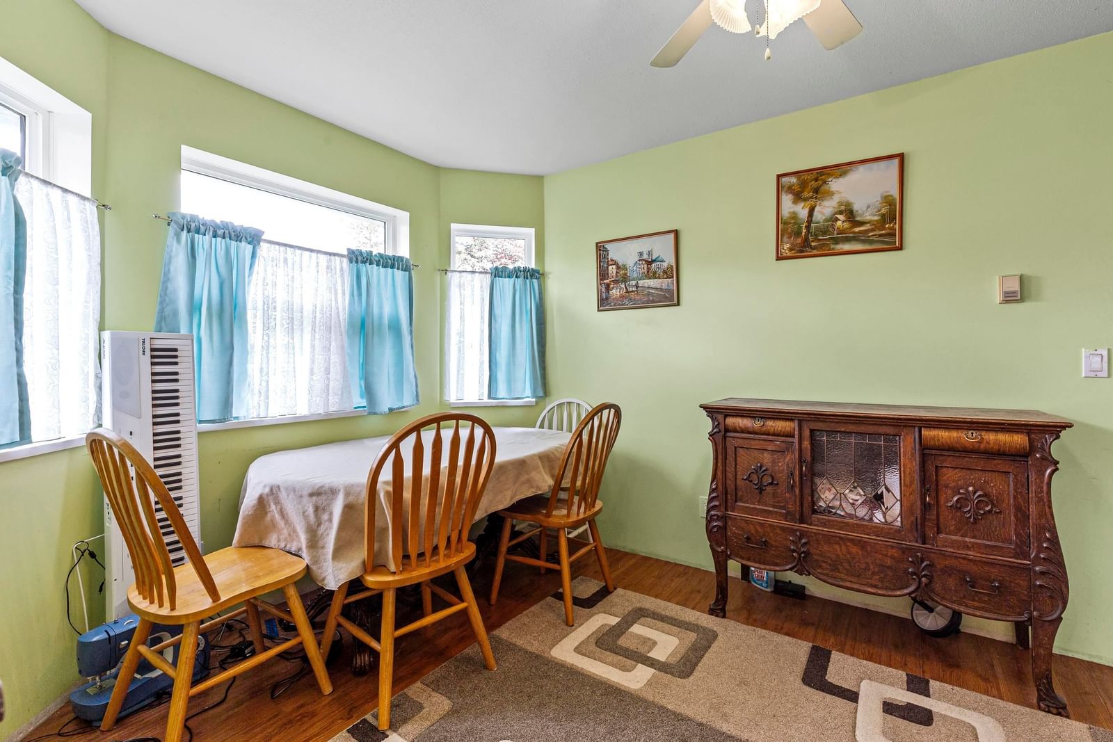 Listing Image 5