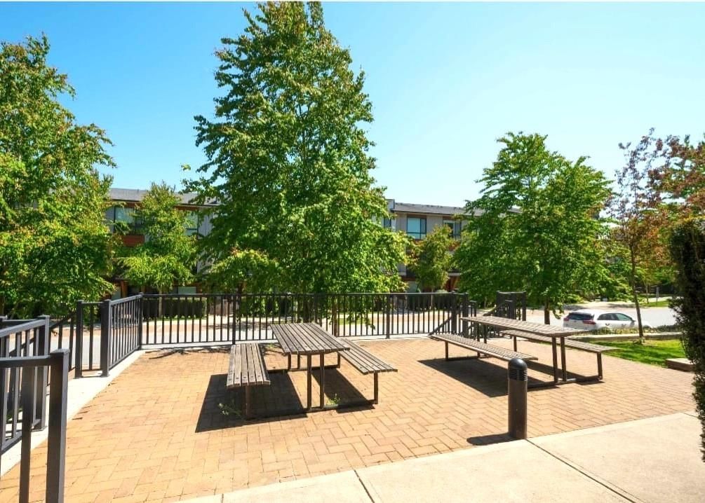Listing Image 40