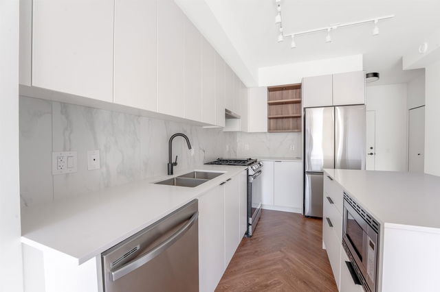 524 - 3229 St. Johns Street