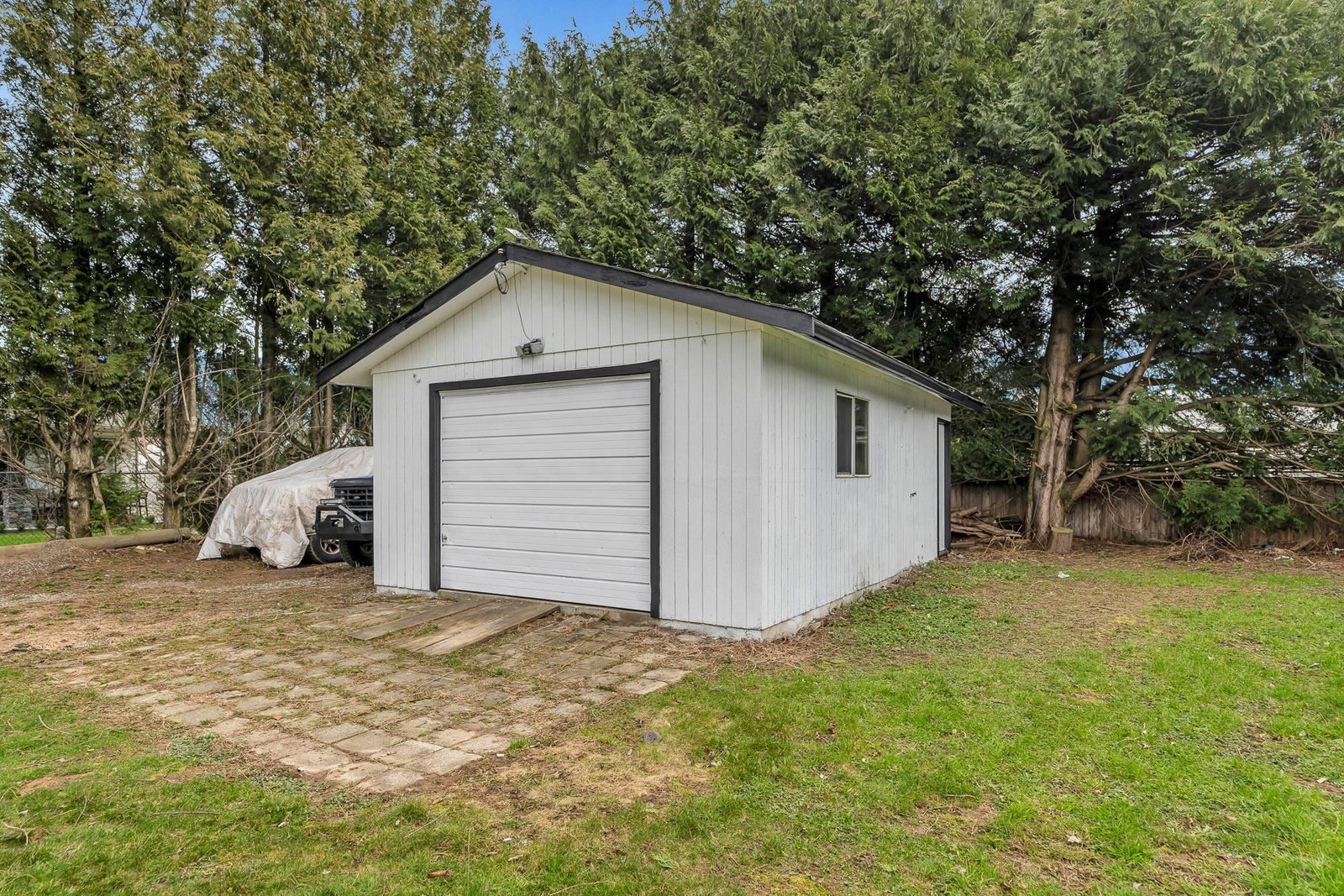 Listing Image 5