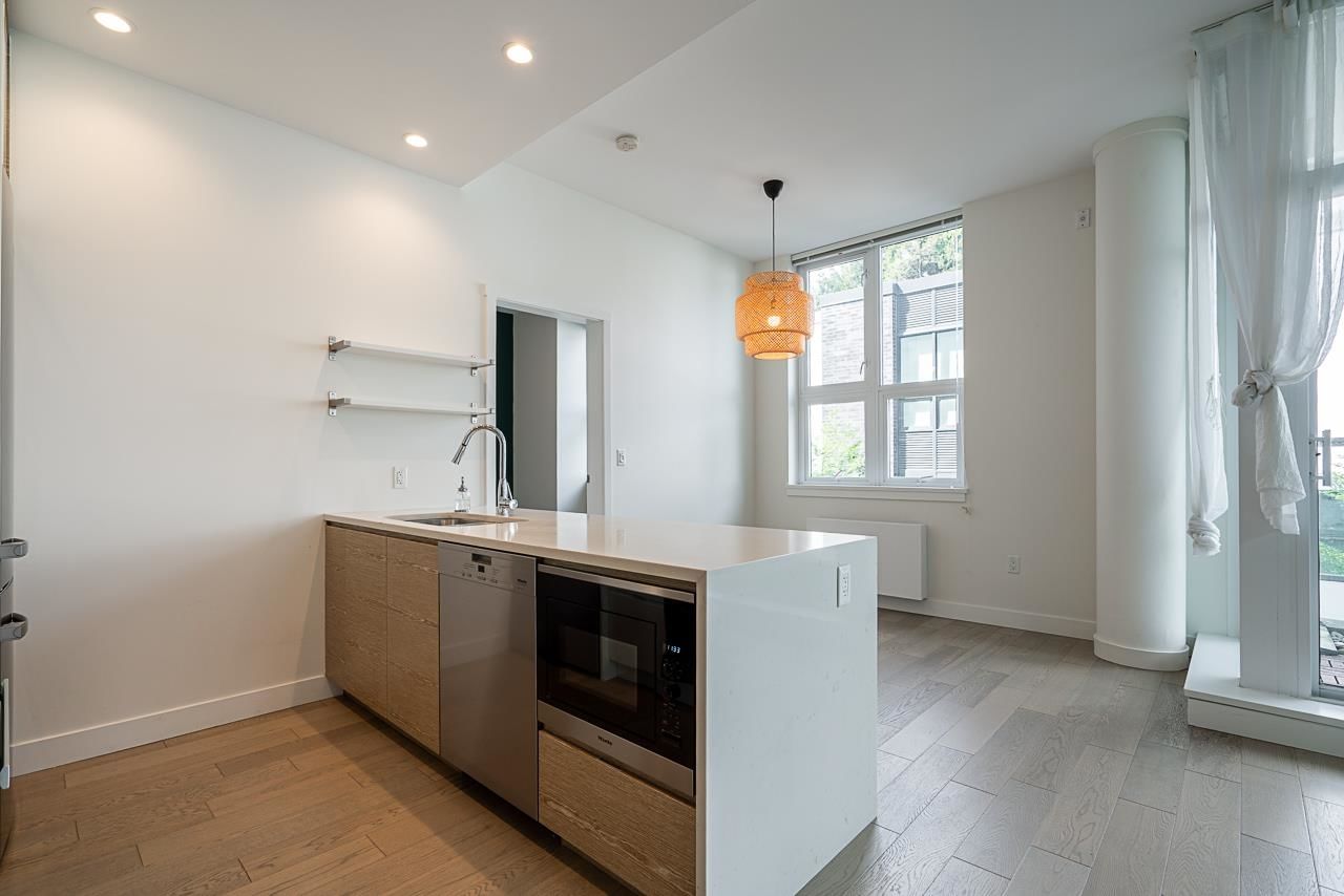 Listing Image 9
