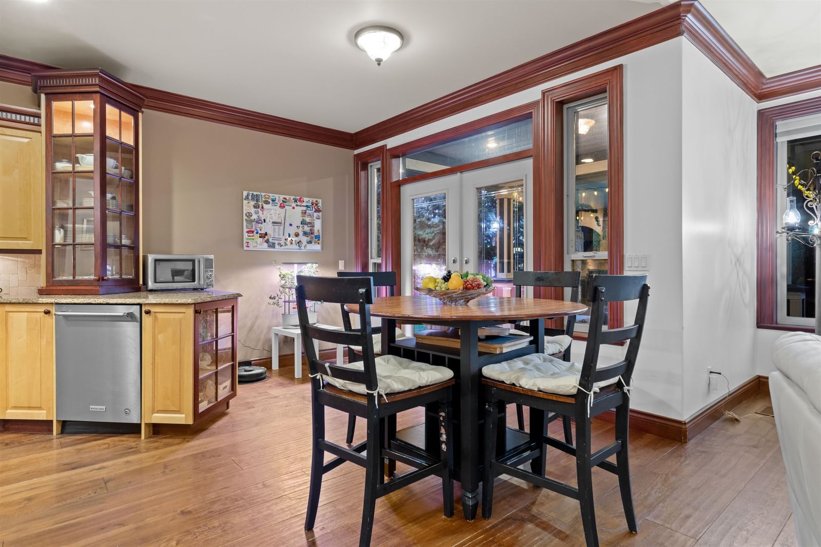 Listing Image 11