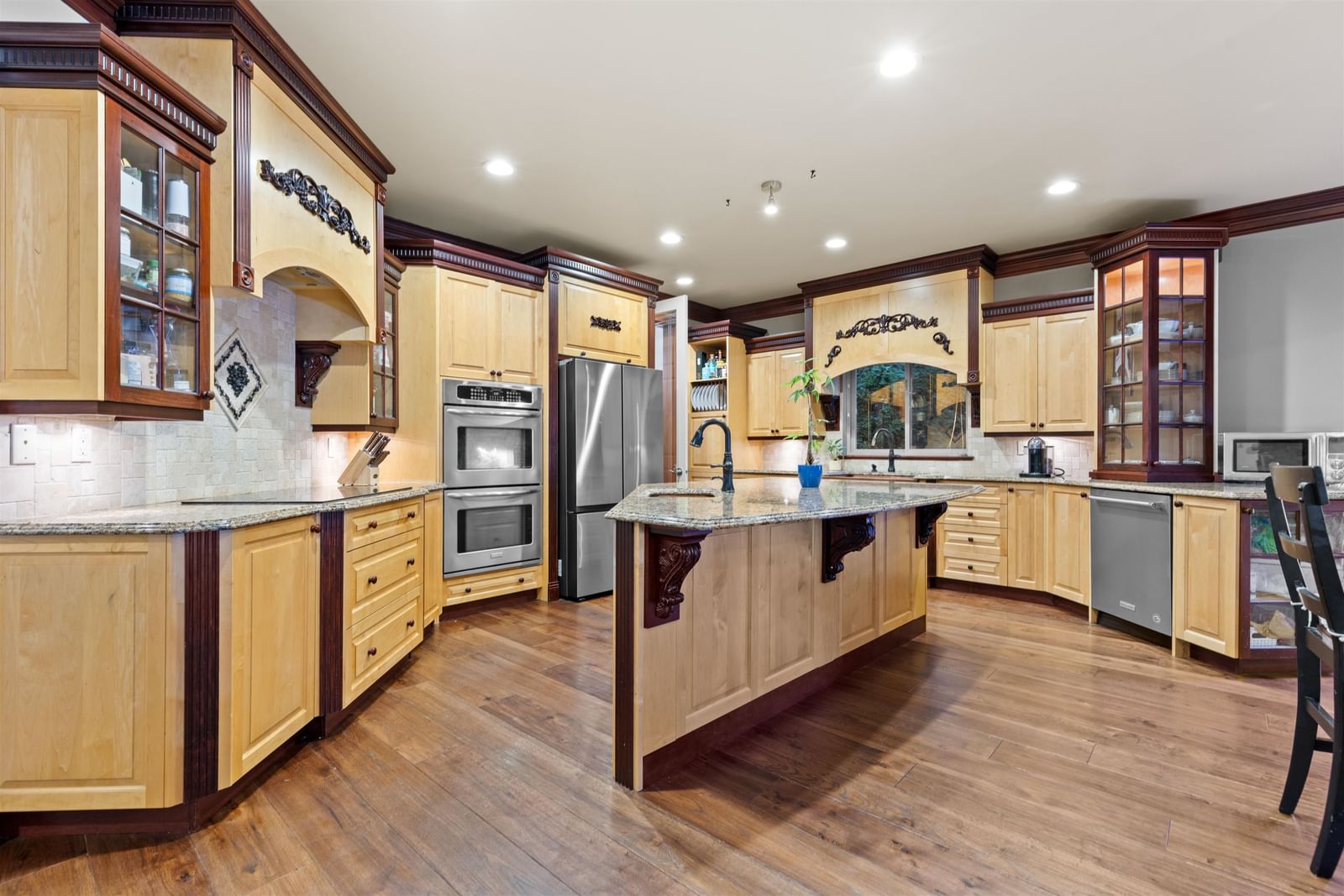 Listing Image 8