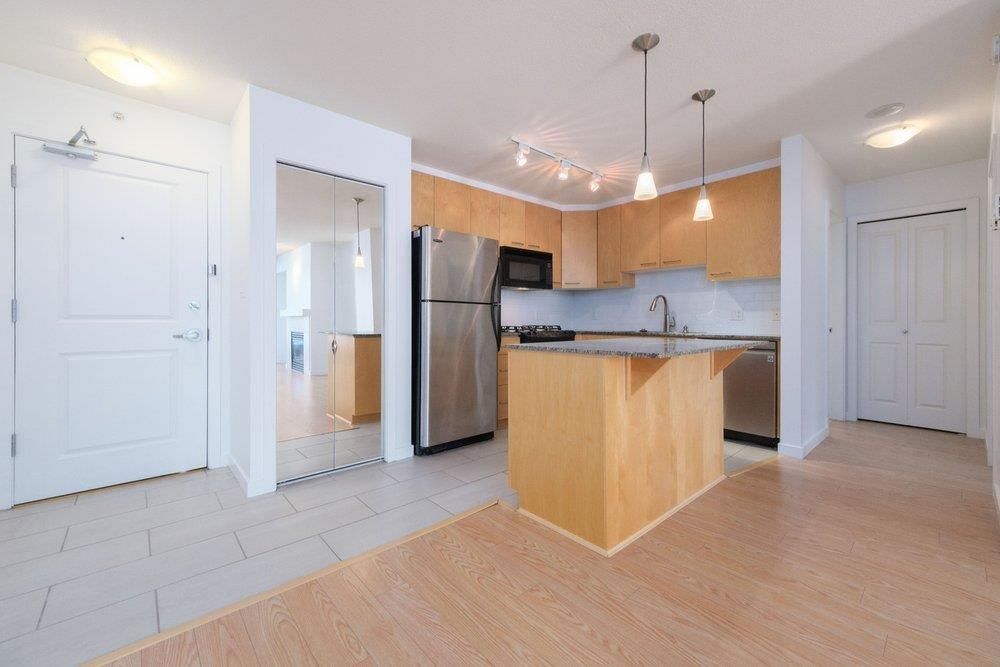 Listing Image 8