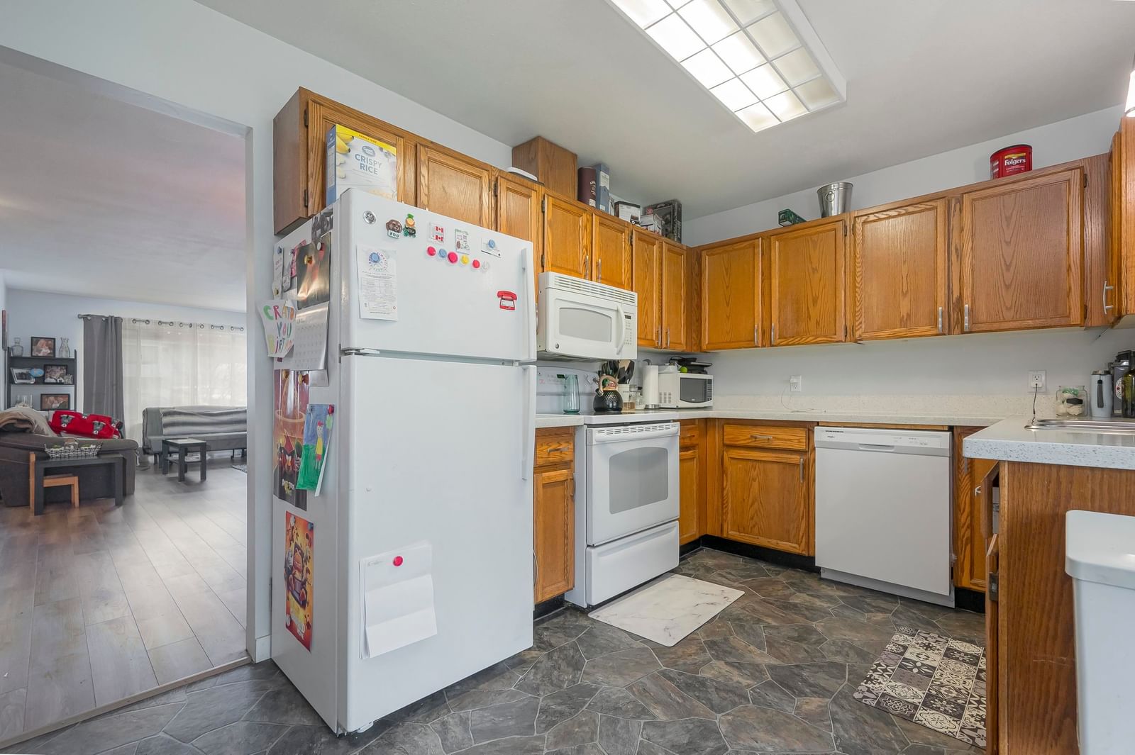 Listing Image 8