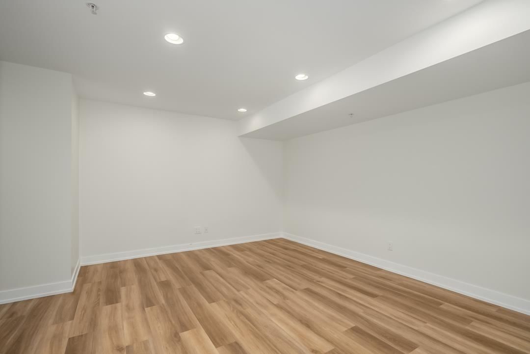 Listing Image 30