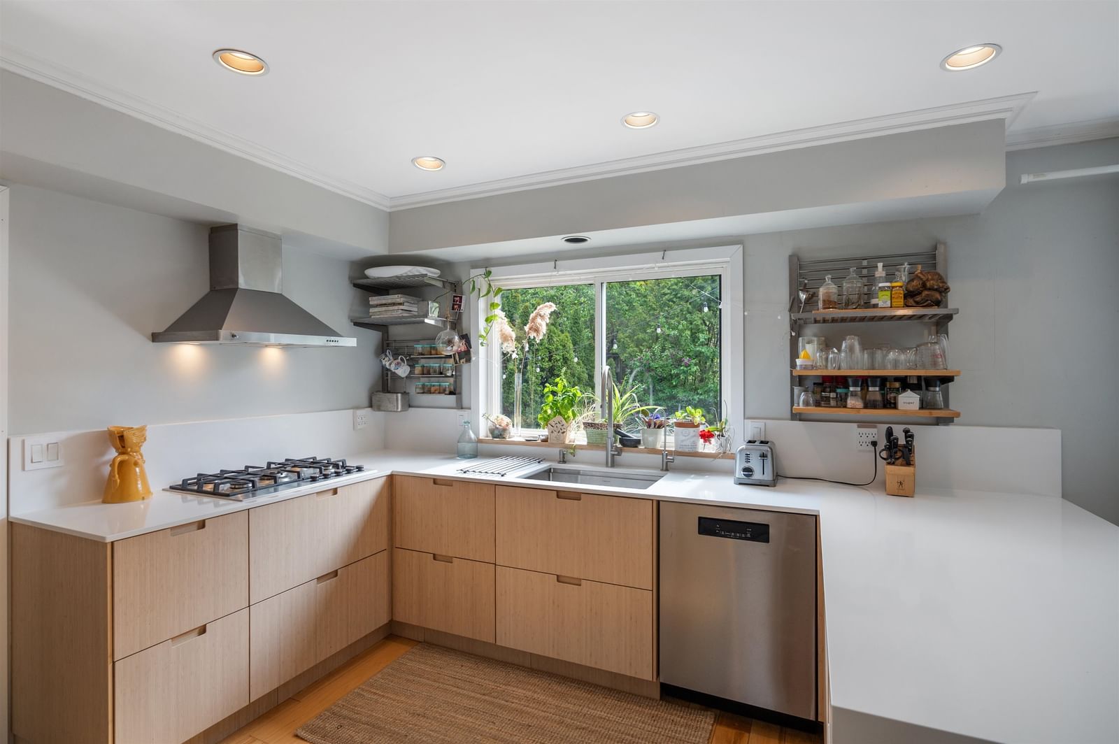Listing Image 9