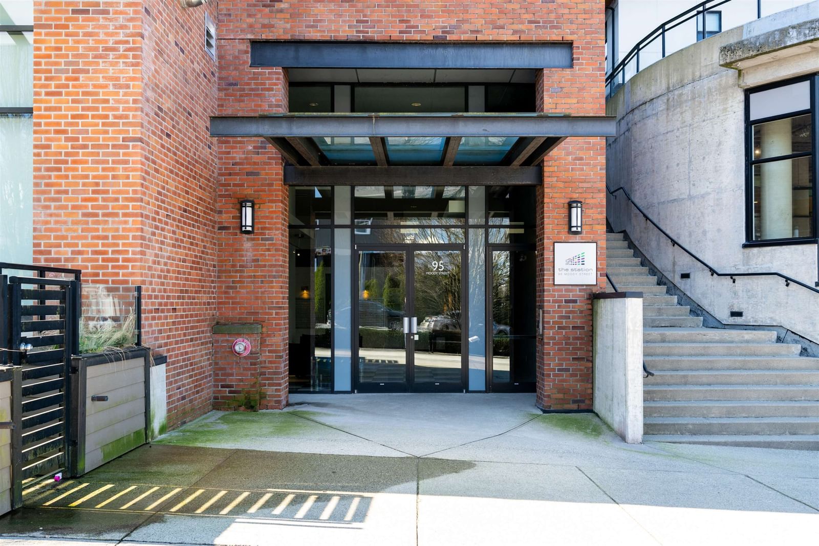 Listing Image 19