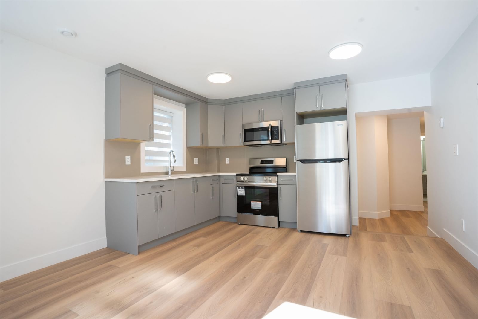 Listing Image 11