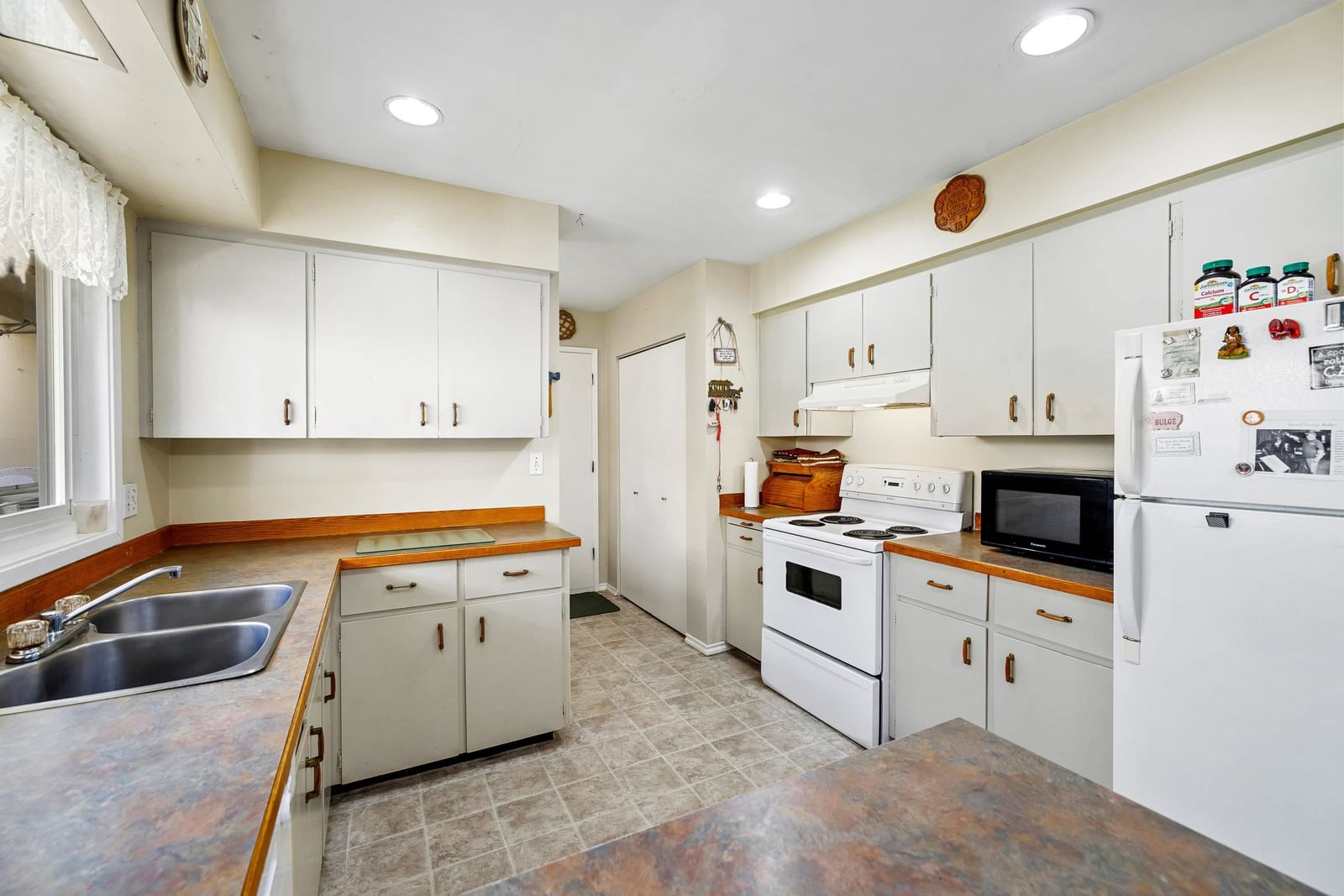 Listing Image 19