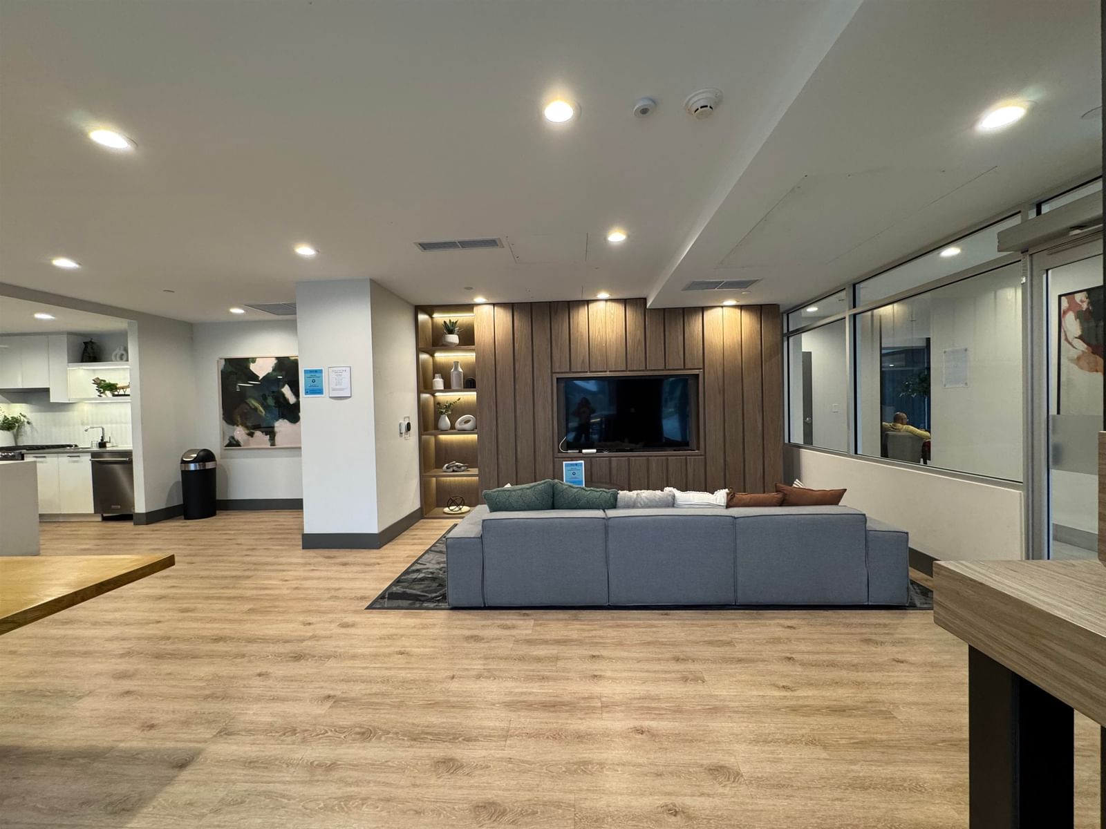 Listing Image 18