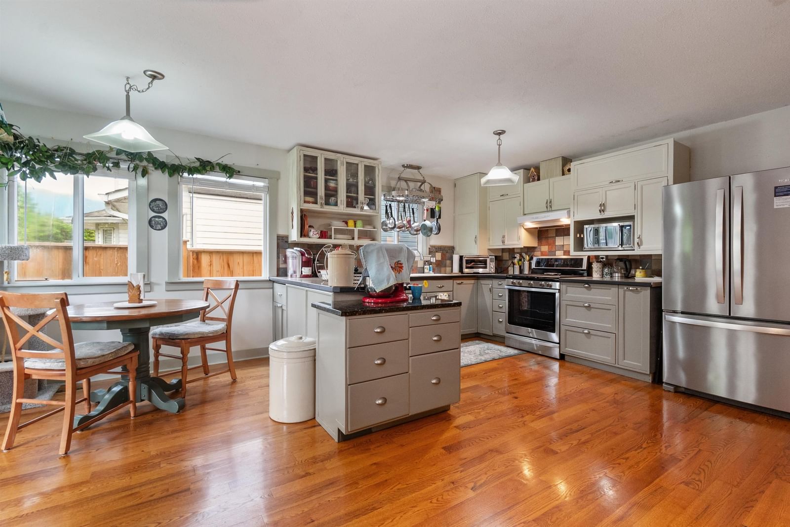 Listing Image 2