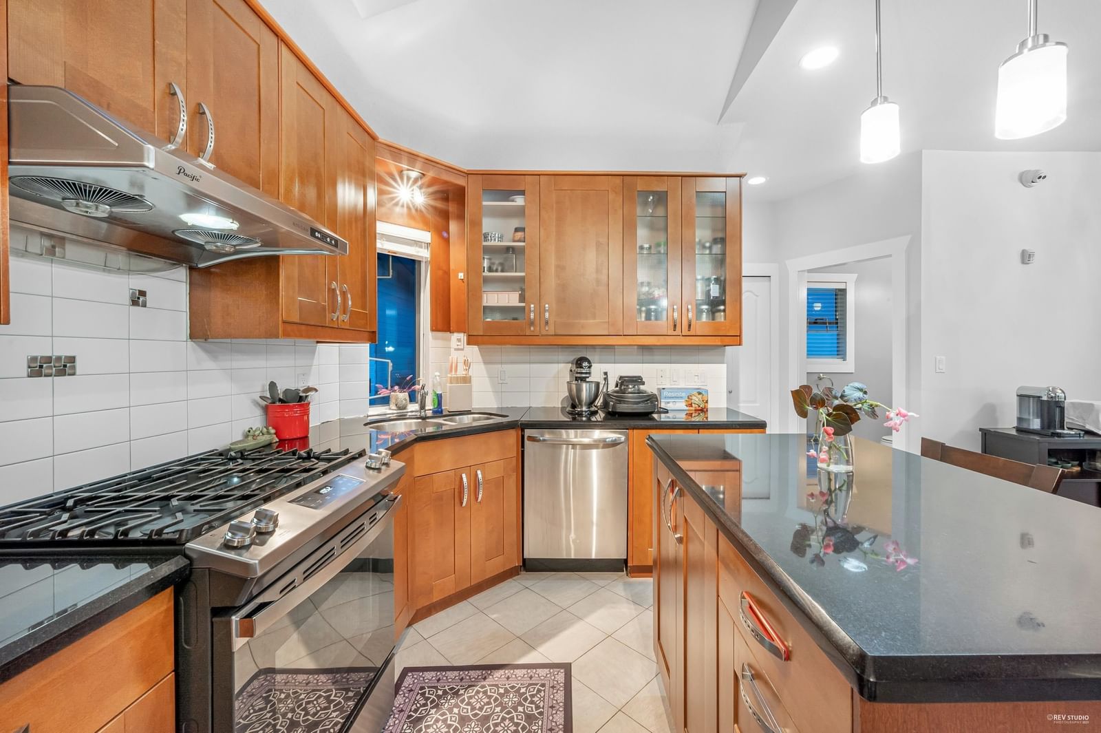 Listing Image 5