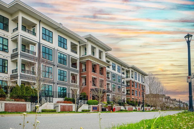401 - 9551 Alexandra Road