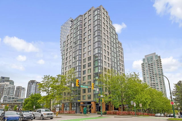 1706 - 888 Pacific Street