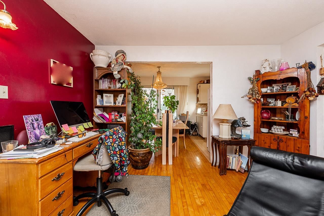 Listing Image 8