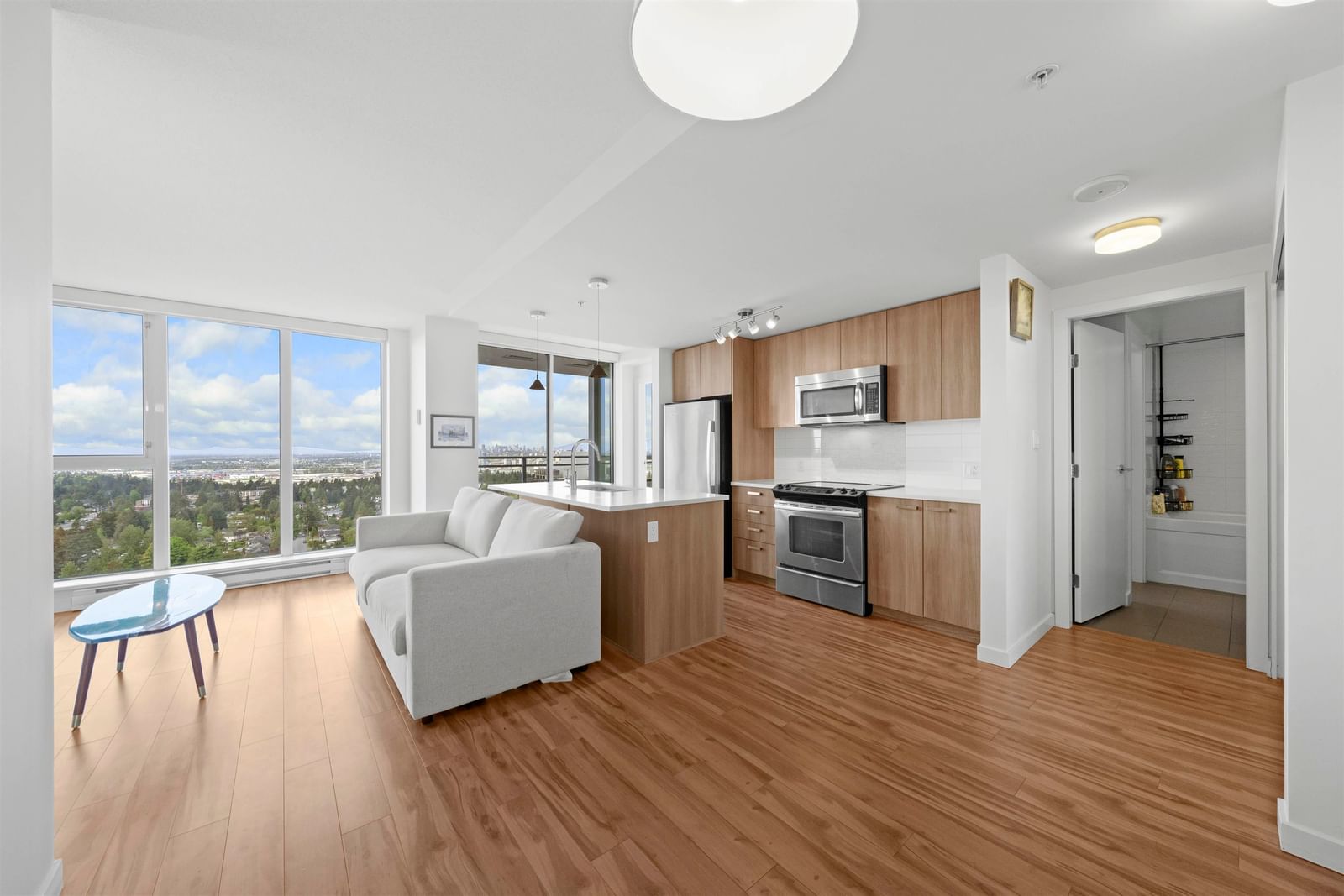 Listing Image 5