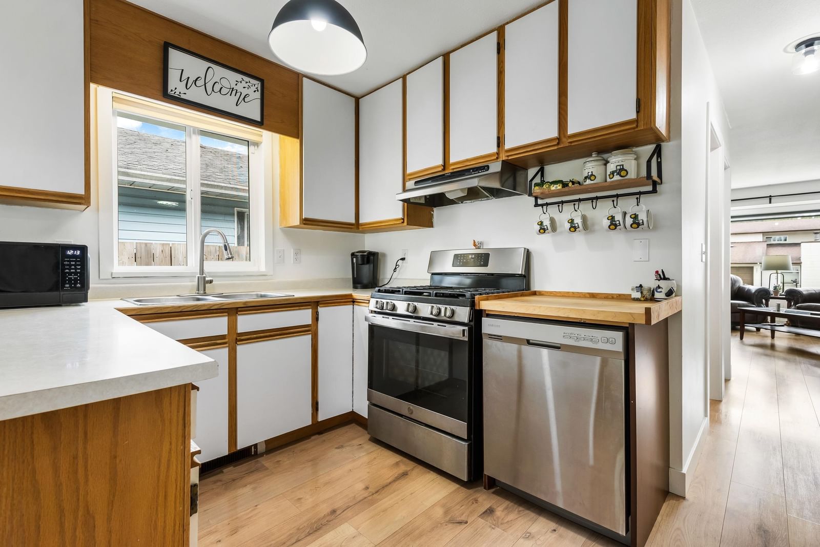 Listing Image 8