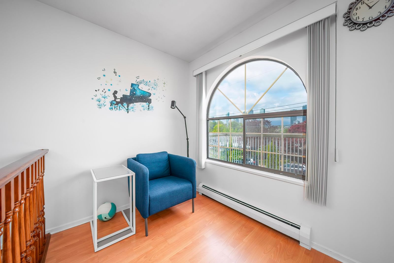 Listing Image 5