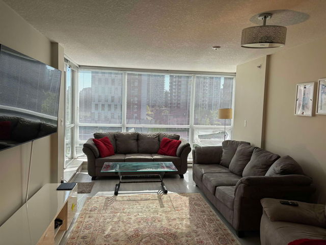 904 - 2978 Glen Drive