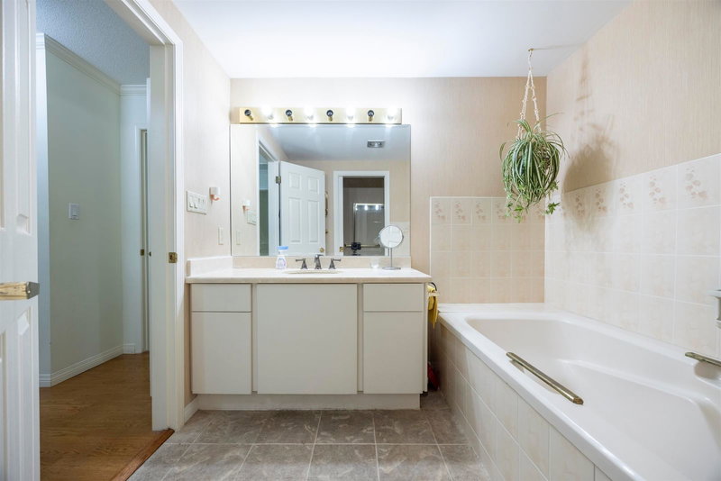 110 - 15300 17 Avenue, Surrey, V4A 8Y6 | Image 3