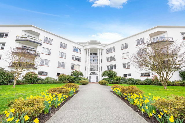 320 - 2890 Point Grey Road