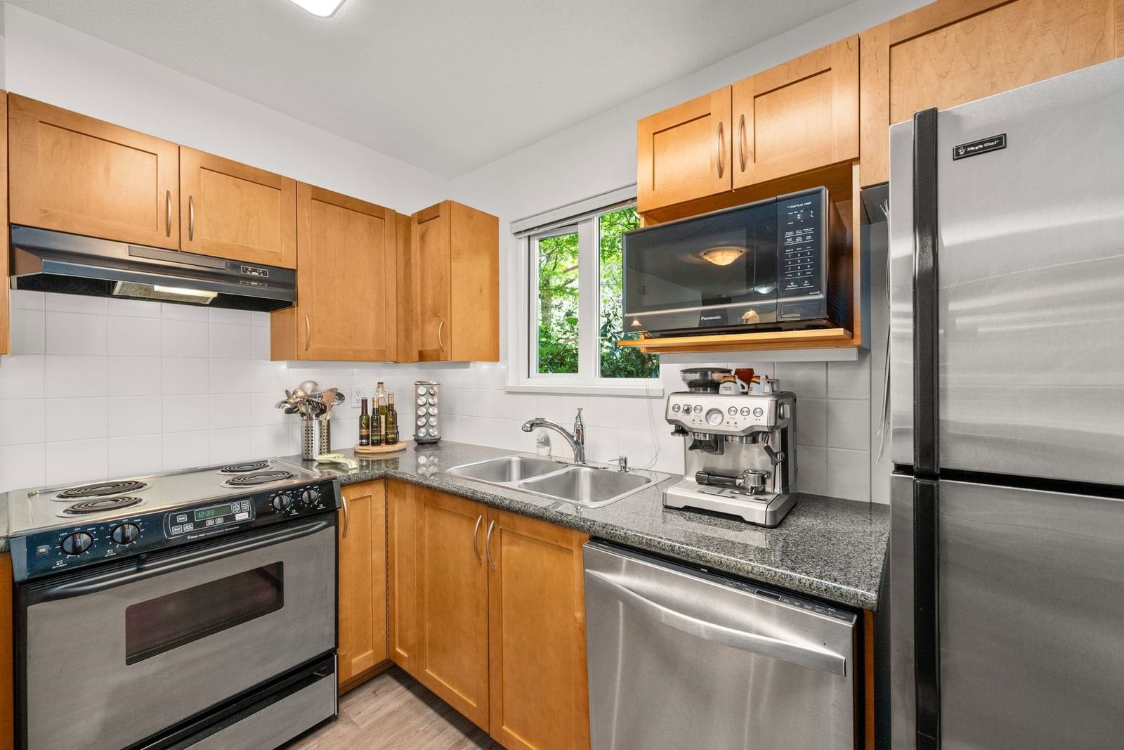 Listing Image 14