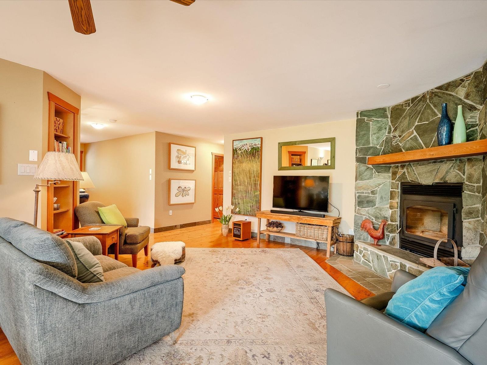 Listing Image 3