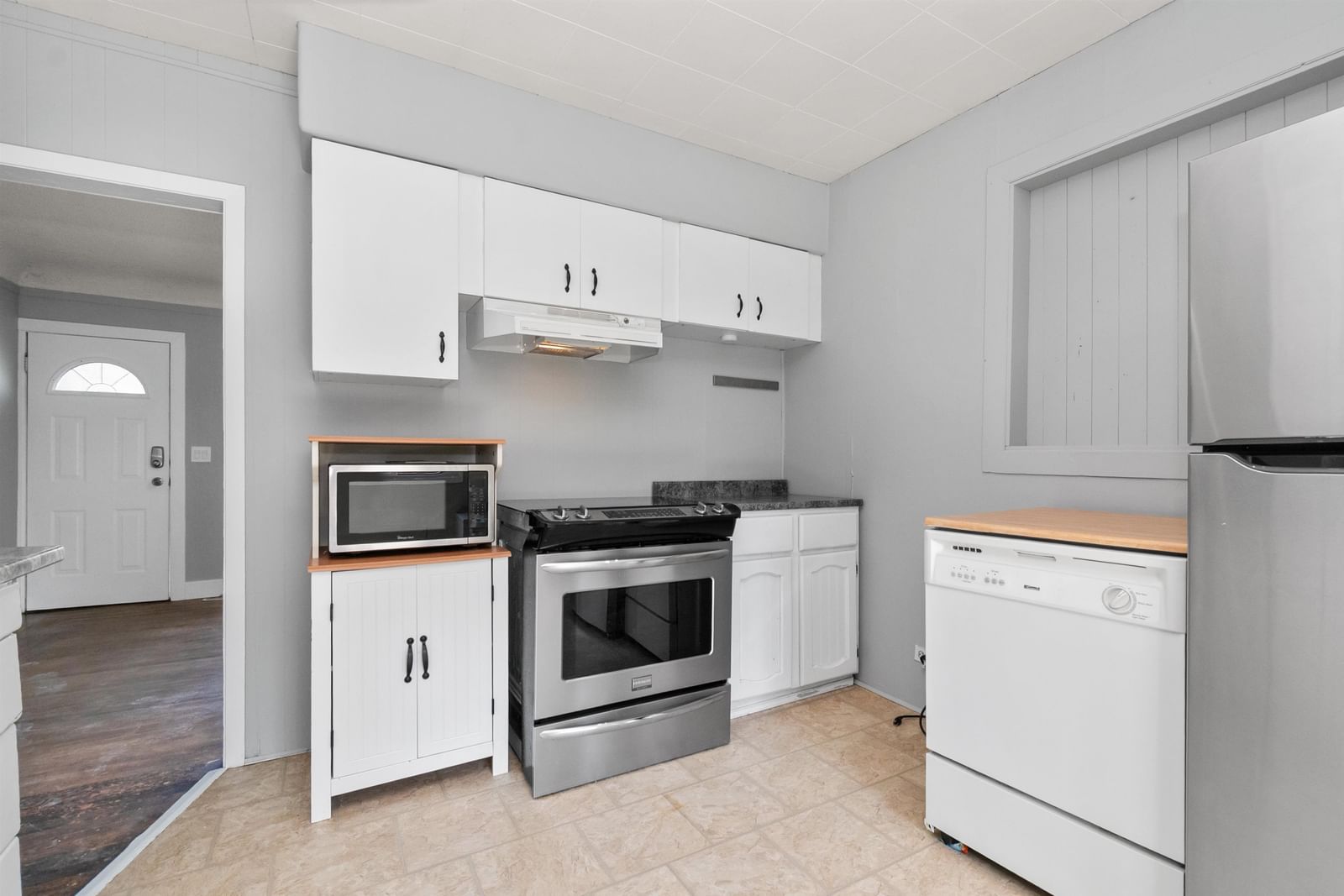 Listing Image 19