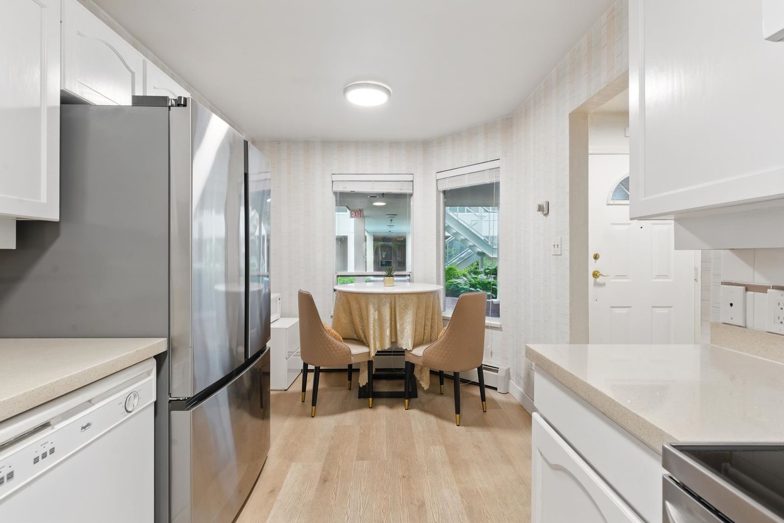 Listing Image 9