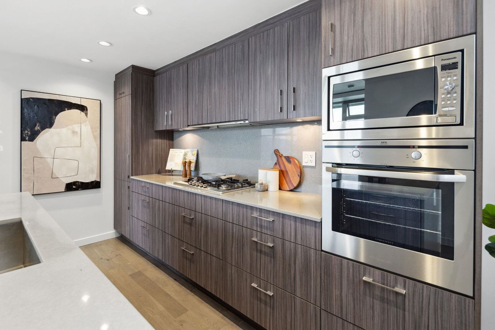Listing Image 19