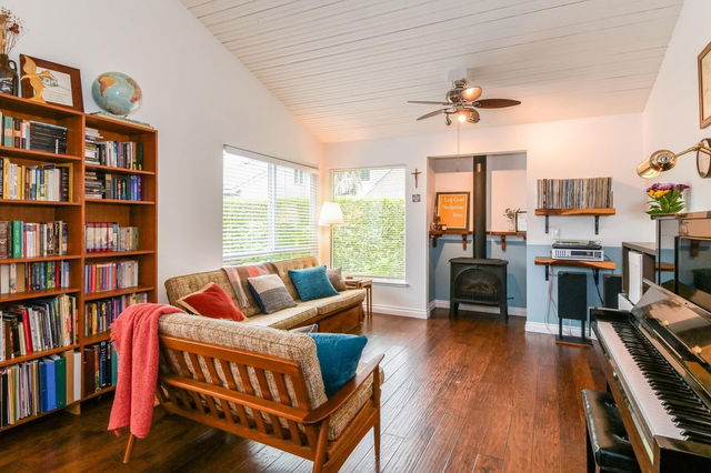 6034 Greenside Drive