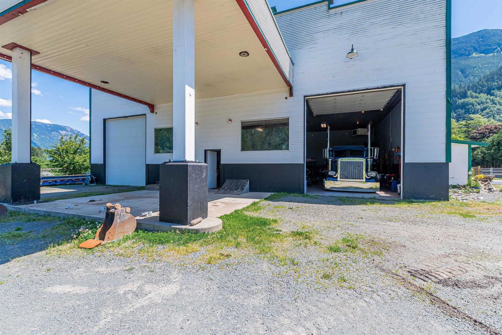 Listing Image 24